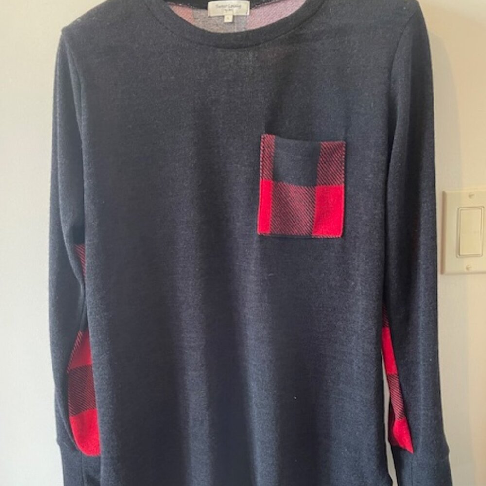 SWEET LOVELY - long sleeved tunic style sweater- black/red plaid NWT -Sz L